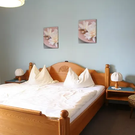 Gasthof Rhonsicht 게스트하우스 2*